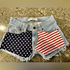 Vintage Levi’s 4th of July Cut-off Unique Denim Shorts W S 7 - High Quality